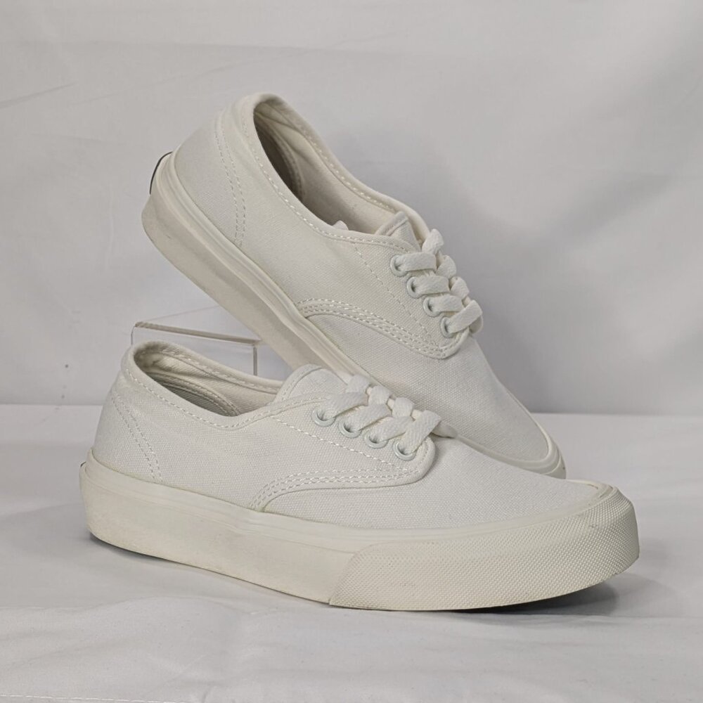 STRAYE White Gower Shoe Style Women's 6.5
